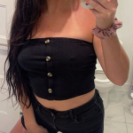 Chloe, brunette of 22 year-old lives in Kelowna and wants to connect on whatsapp