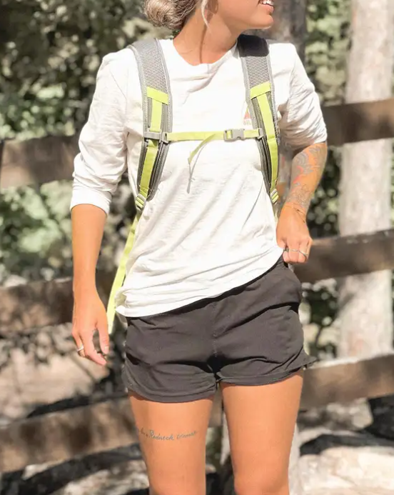 Musician and outdoorsy woman in Ontario looking to date men